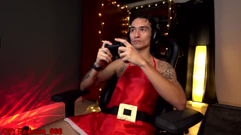 Snapshot of redrum_696 chatting on December 23, 2024, 4:12 am Red online show from December 23, 2024, 4:12 am