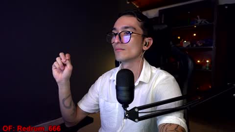 Snapshot of redrum_696 chatting on January 5, 2025, 4:59 pm Red online show from January 5, 2025, 4:59 pm