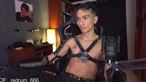 Snapshot of redrum_696 chatting on February 25, 2025, 5:04 pm Red online show from February 25, 2025, 5:04 pm