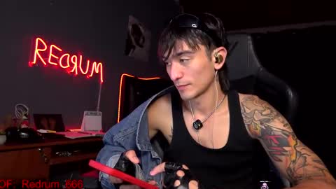 Snapshot of redrum_696 chatting on October 7, 2025, 6:16 pm Red online show from October 7, 2025, 6:16 pm