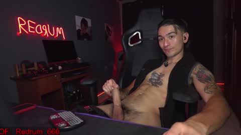 Snapshot of redrum_696 chatting on November 27, 2025, 8:44 pm Red online show from November 27, 2025, 8:44 pm