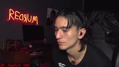 Snapshot of redrum_696 chatting on December 3, 2025, 3:21 pm Red online show from December 3, 2025, 3:21 pm