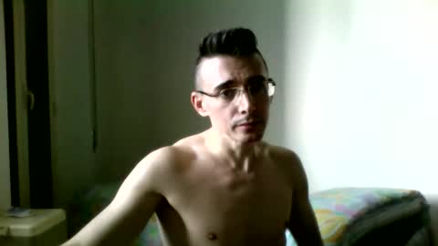 redstep0 online show from November 12, 2025, 2:39 pm