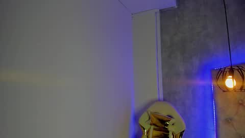   online show from February 21, 2025, 11:22 am