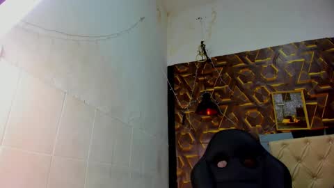 reed_kitty online show from December 17, 2025, 1:28 pm