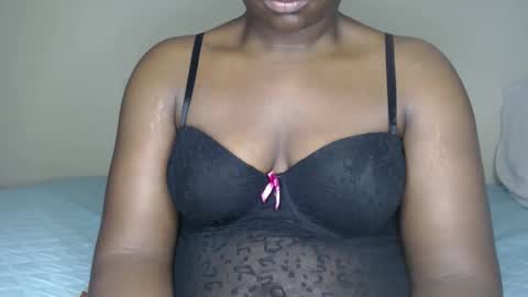 Snapshot of reem_wonder chatting on November 6, 2025, 2:34 am Reem online show from November 6, 2025, 2:34 am