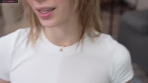 Snapshot of refined_style chatting on December 15, 2024, 10:50 am JessyinCherri yang online show from December 15, 2024, 10:50 am