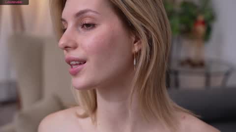 Snapshot of refined_style chatting on February 8, 2025, 10:18 am JessyinCherri yang online show from February 8, 2025, 10:18 am