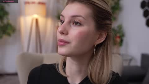 Snapshot of refined_style chatting on February 9, 2025, 7:05 am JessyinCherri yang online show from February 9, 2025, 7:05 am