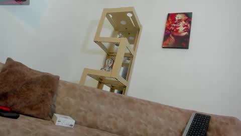 regiina_doll online show from January 11, 2026, 6:07 am