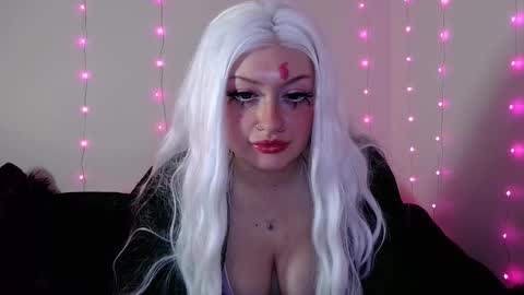 reiannmay online show from January 14, 2026, 5:02 am