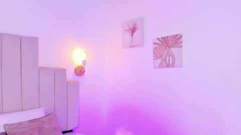 Reika  online show from September 17, 2025, 12:29 pm