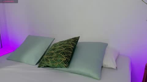 Reika  online show from March 29, 2026, 3:39 am