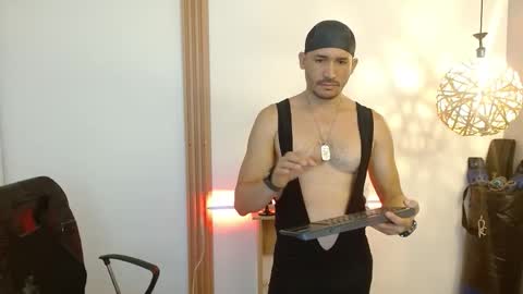   REIKO  online show from November 5, 2025, 2:50 pm