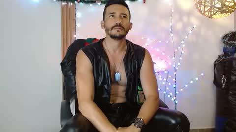   REIKO  online show from December 17, 2025, 4:02 pm