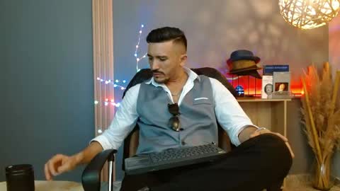   REIKO  online show from March 7, 2026, 7:33 pm