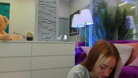 reina cummings online show from May 17, 2026, 5:38 am