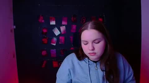 Snapshot of reinakitty_ chatting on January 14, 2026, 12:44 pm Reina online show from January 14, 2026, 12:44 pm