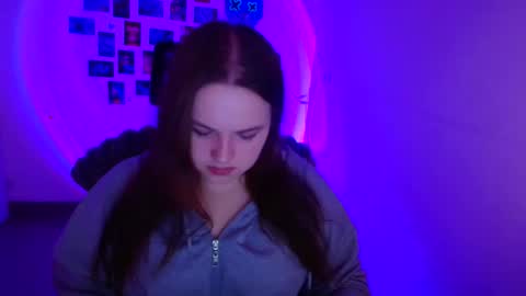 Snapshot of reinakitty_ chatting on February 22, 2026, 6:35 am Reina online show from February 22, 2026, 6:35 am