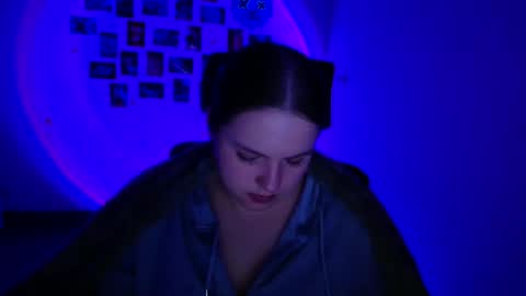 Snapshot of reinakitty_ chatting on February 23, 2026, 6:44 am Reina online show from February 23, 2026, 6:44 am