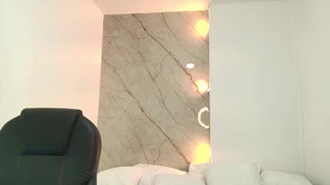 Renata  online show from March 4, 2025, 4:49 am