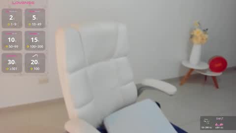 RENATA online show from October 25, 2025, 10:56 am