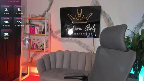 Snapshot of renatamason chatting on February 18, 2026, 12:23 pm Renata online show from February 18, 2026, 12:23 pm