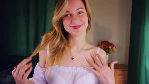 Snapshot of renecatino chatting on May 22, 2026, 10:54 am Emma online show from May 22, 2026, 10:54 am