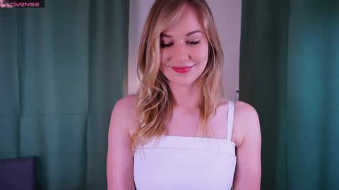 Snapshot of renecatino chatting on May 30, 2026, 2:47 pm Emma online show from May 30, 2026, 2:47 pm