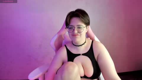 renee_turner online show from January 15, 2025, 9:30 pm