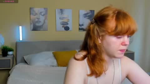Snapshot of reneefoxy_ chatting on July 8, 2026, 12:59 am reneefoxy_ online show from July 8, 2026, 12:59 am