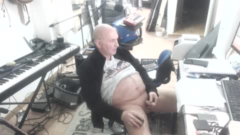 renefr online show from December 16, 2024, 5:33 pm