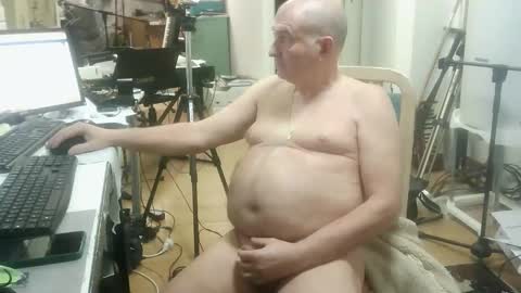 Snapshot of renefr chatting on December 22, 2025, 6:16 pm renefr online show from December 22, 2025, 6:16 pm