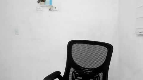 Snapshot of renell_aiston chatting on January 19, 2025, 6:09 am RENELL online show from January 19, 2025, 6:09 am