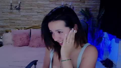 Snapshot of renesmesweet chatting on December 19, 2024, 6:01 pm renesmesweet online show from December 19, 2024, 6:01 pm