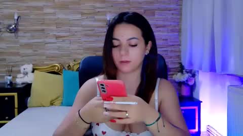 Snapshot of renesmesweet chatting on February 12, 2025, 9:42 am renesmesweet online show from February 12, 2025, 9:42 am