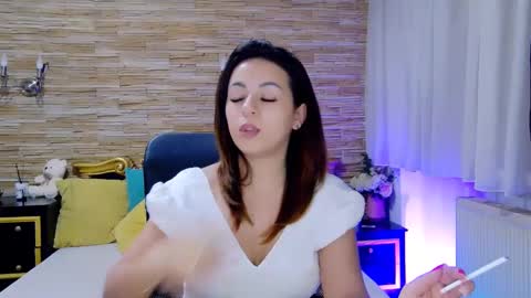 Snapshot of renesmesweet chatting on February 17, 2025, 12:05 pm renesmesweet online show from February 17, 2025, 12:05 pm