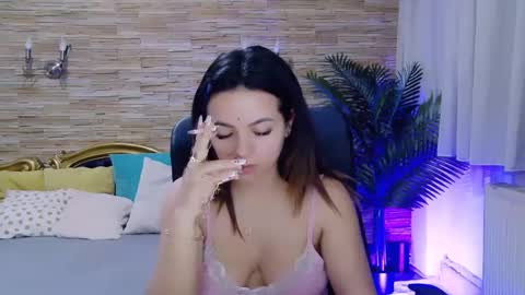 Snapshot of renesmesweet chatting on February 27, 2025, 3:15 pm renesmesweet online show from February 27, 2025, 3:15 pm