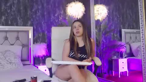 Snapshot of renesmesweet chatting on March 18, 2026, 12:41 pm renesmesweet online show from March 18, 2026, 12:41 pm