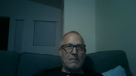 Snapshot of renewaz chatting on March 15, 2026, 4:07 am Renewaz online show from March 15, 2026, 4:07 am