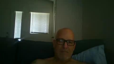Snapshot of renewaz chatting on March 16, 2026, 8:35 pm Renewaz online show from March 16, 2026, 8:35 pm