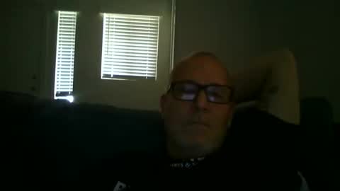 Snapshot of renewaz chatting on April 2, 2026, 6:05 pm Renewaz online show from April 2, 2026, 6:05 pm