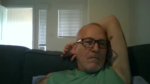 Snapshot of renewaz chatting on April 6, 2026, 3:24 pm Renewaz online show from April 6, 2026, 3:24 pm