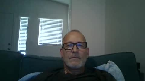 Snapshot of renewaz chatting on April 10, 2026, 6:12 pm Renewaz online show from April 10, 2026, 6:12 pm