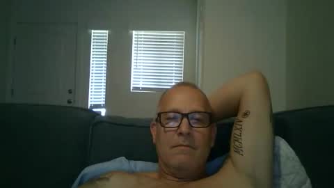 Snapshot of renewaz chatting on April 11, 2026, 7:51 pm Renewaz online show from April 11, 2026, 7:51 pm