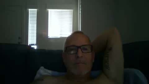 Snapshot of renewaz chatting on April 19, 2026, 6:10 pm Renewaz online show from April 19, 2026, 6:10 pm
