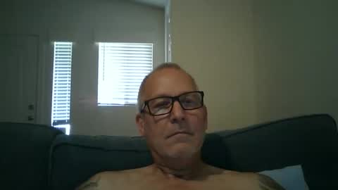 Snapshot of renewaz chatting on April 21, 2026, 6:55 pm Renewaz online show from April 21, 2026, 6:55 pm