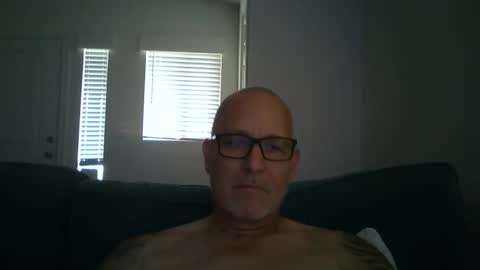 Snapshot of renewaz chatting on April 25, 2026, 6:16 pm Renewaz online show from April 25, 2026, 6:16 pm