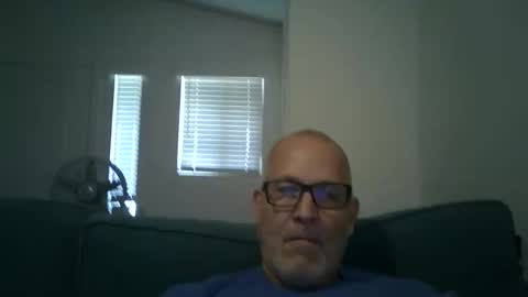 Snapshot of renewaz chatting on May 6, 2026, 6:35 pm Renewaz online show from May 6, 2026, 6:35 pm