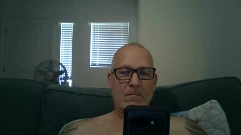 Snapshot of renewaz chatting on May 7, 2026, 5:40 pm Renewaz online show from May 7, 2026, 5:40 pm